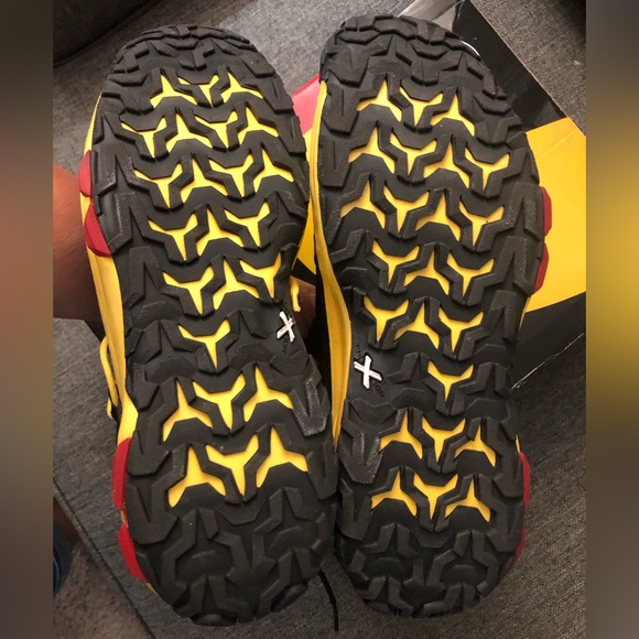 Women’s La Sportiva mountain running sneakers - Picture 2 of 8